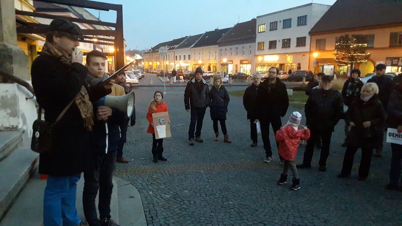 Menší města se přidala k protestům proti Babišovi